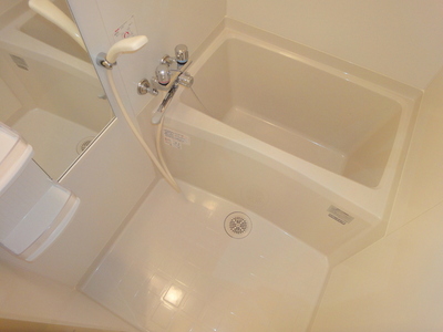 Bath. Popular bus ・ Restroom