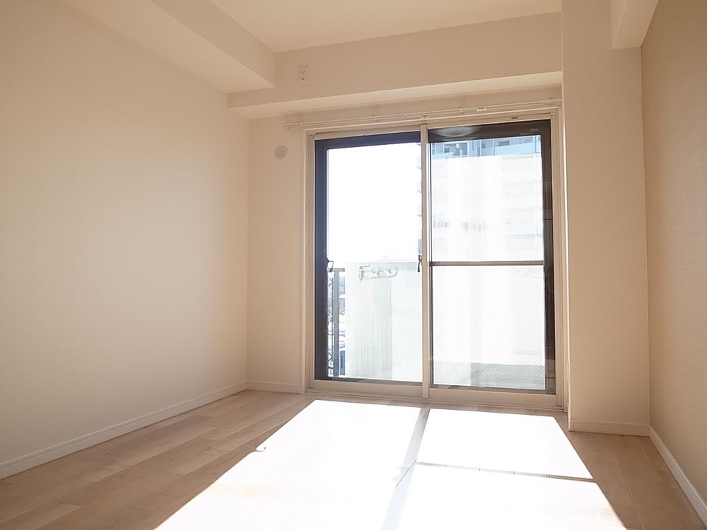 Non-living room. Western-style (balcony side)