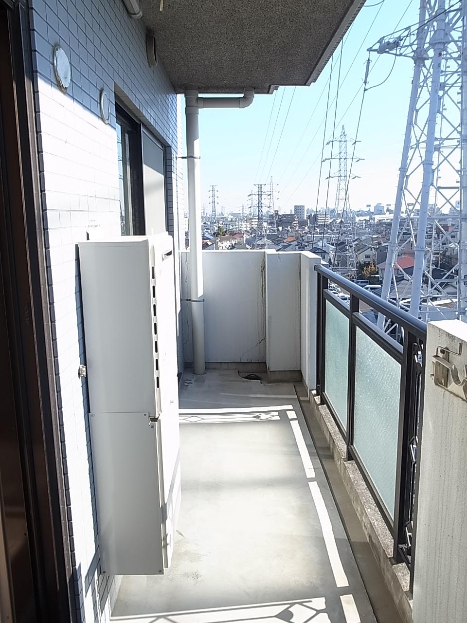 Balcony. South, Front building without good per yang