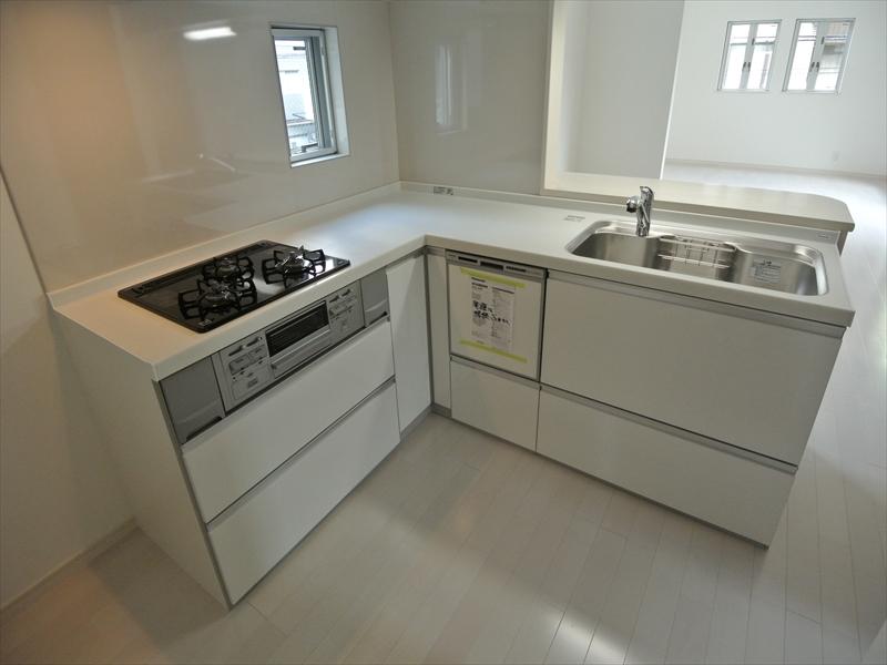 Kitchen. Local (September 2013) Shooting