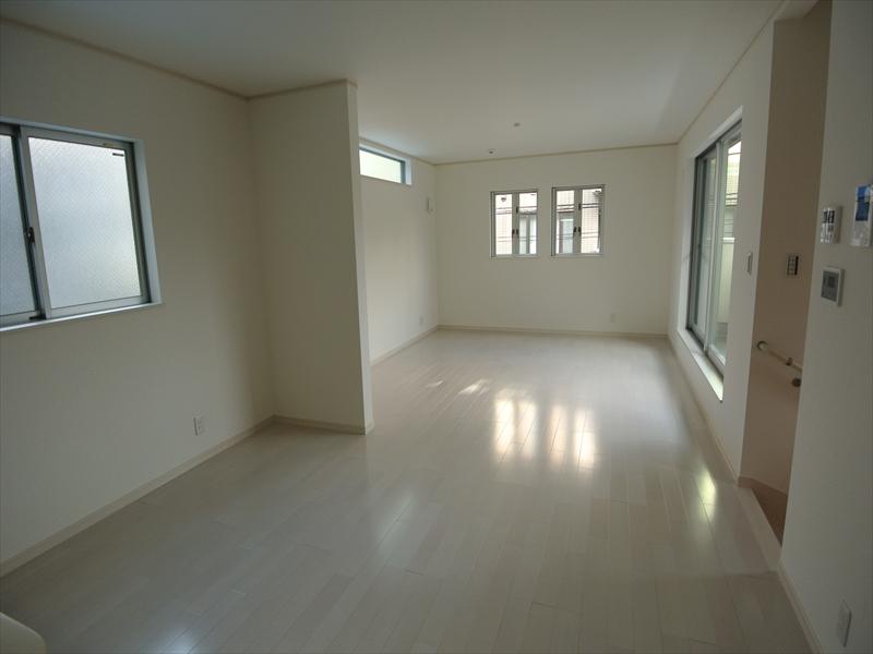 Living. Local (September 2013) Shooting