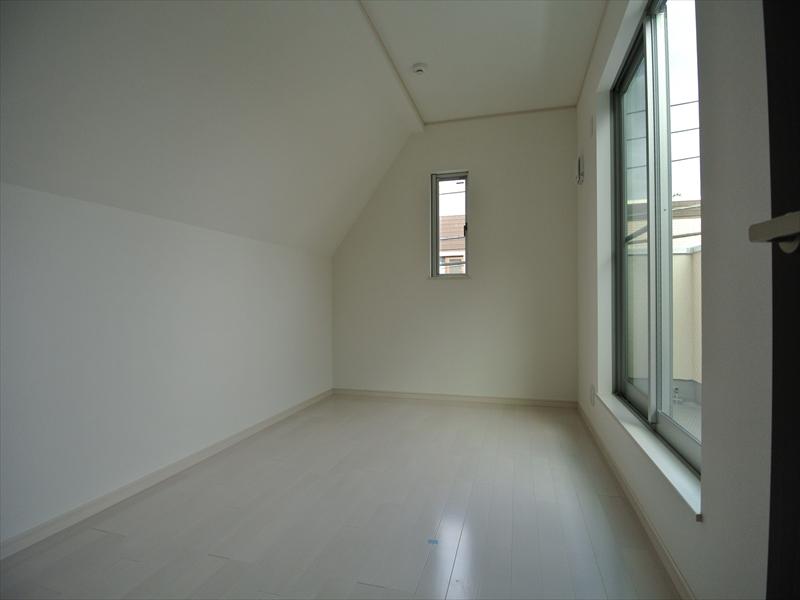 Non-living room. Local (September 2013) Shooting