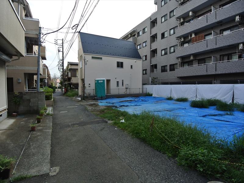 Local photos, including front road. Local (September 2013) Shooting