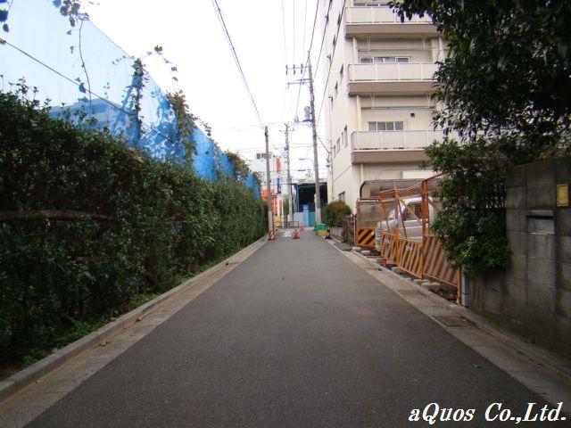 Local photos, including front road. Local (10 May 2013) Shooting