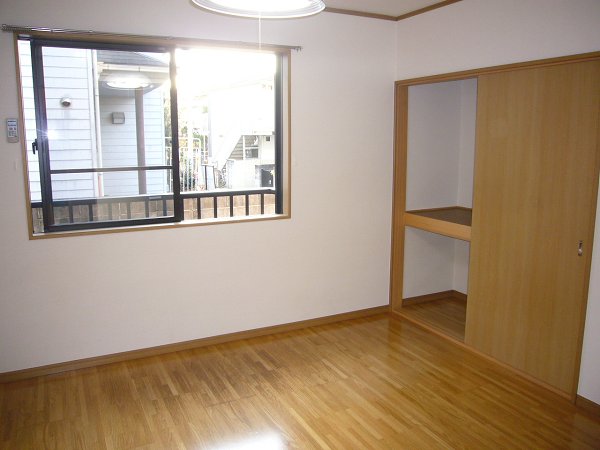 Living and room. Is another room of the inverted type ☆