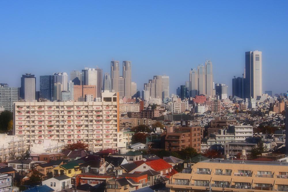 View photos from the dwelling unit. View from the site (November 2013) Shooting