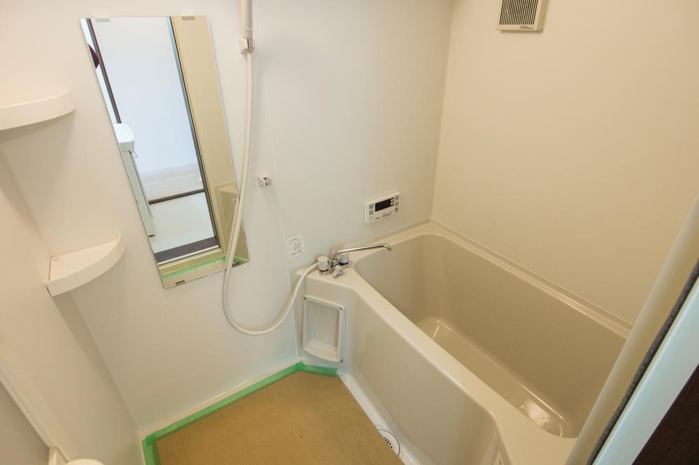 Bathroom. Indoor (11 May 2013) Shooting