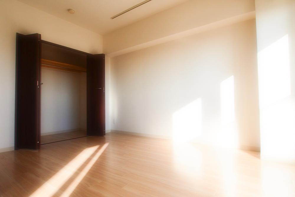 Non-living room. Indoor (11 May 2013) Shooting