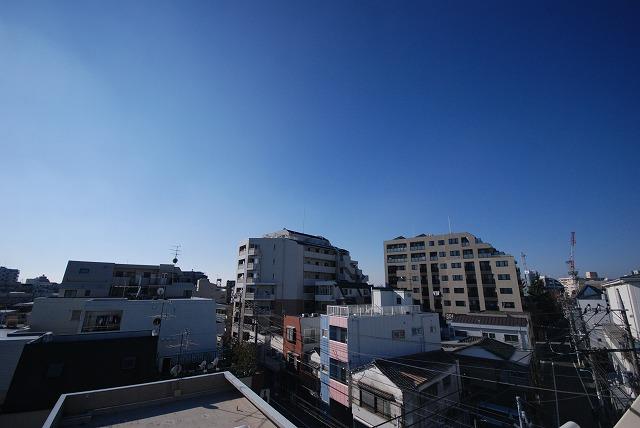 View photos from the dwelling unit. View from the site (December 2013) Shooting