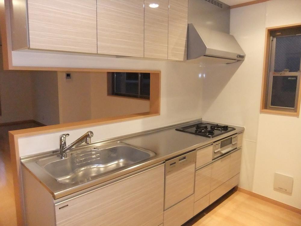 Same specifications photo (kitchen). Seller construction cases _ Kitchen