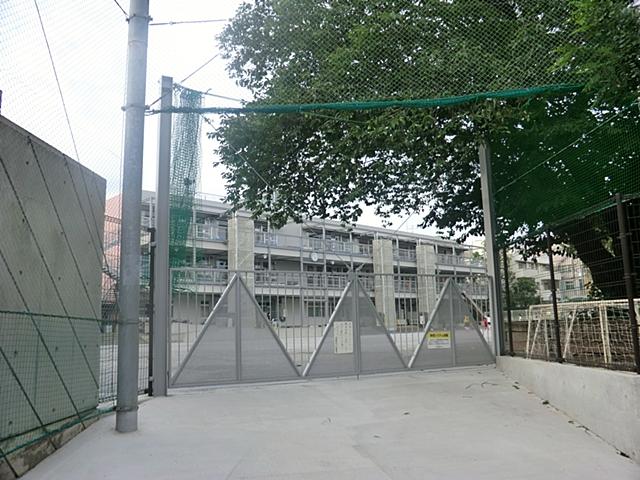 Primary school. 229m to Suginami Ward Suginami fourth elementary school