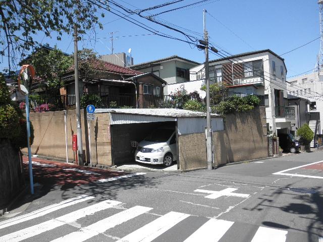 Local photos, including front road. Local (May 2013) Shooting