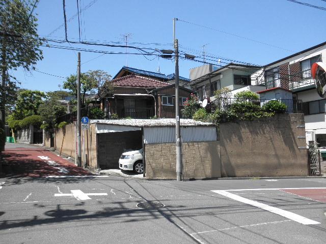 Local photos, including front road. Local (May 2013) Shooting