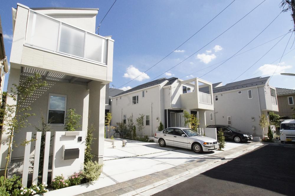 Local appearance photo. All building large car space Yes