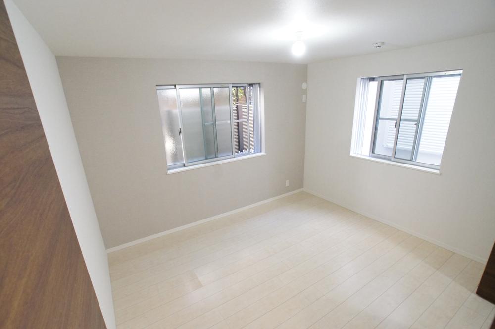 Non-living room. Will be the main bedroom (B Building)