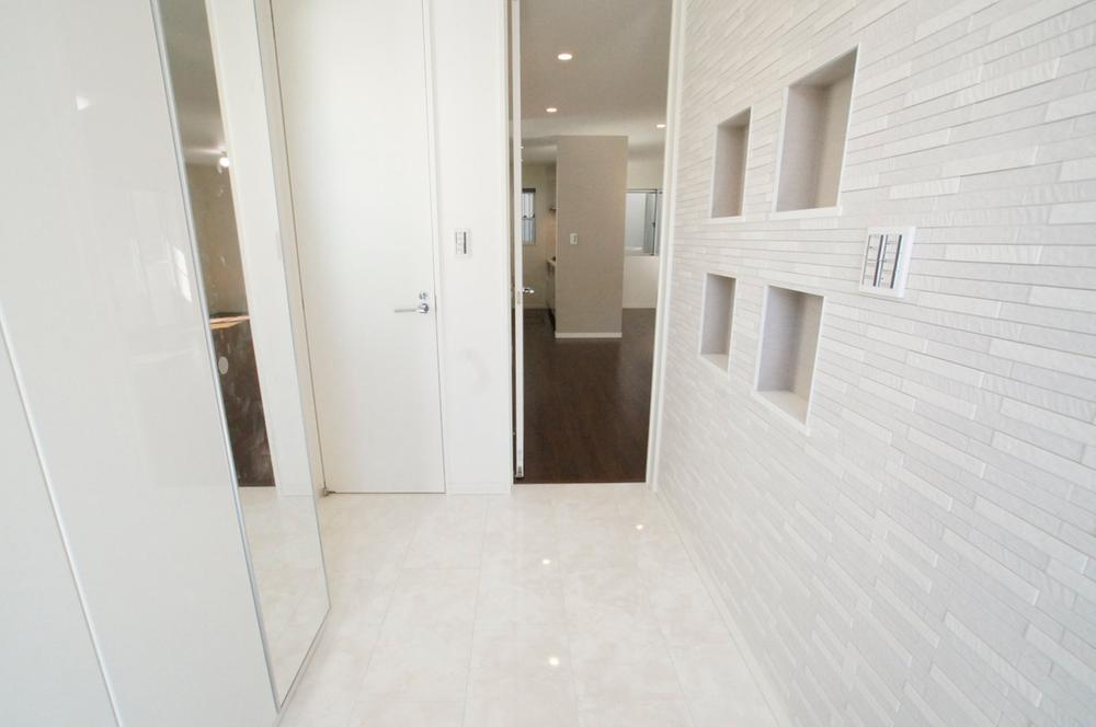 Other introspection. It will be the entrance of the F Building.