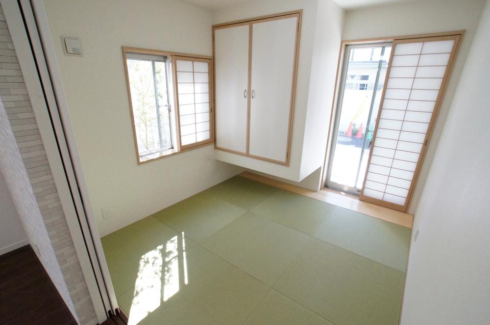 Other introspection. There is a Japanese-style room (F Building)