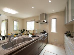 Bright and airy kitchen (11 Building)