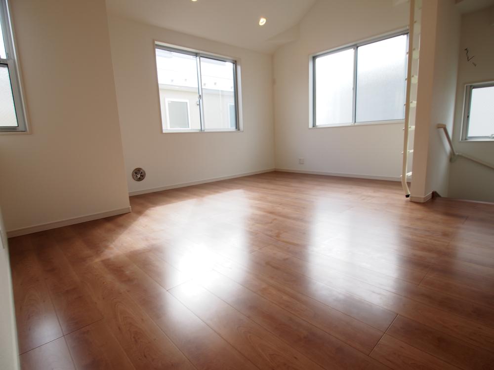 Living. Indoor (10 May 2013) Shooting