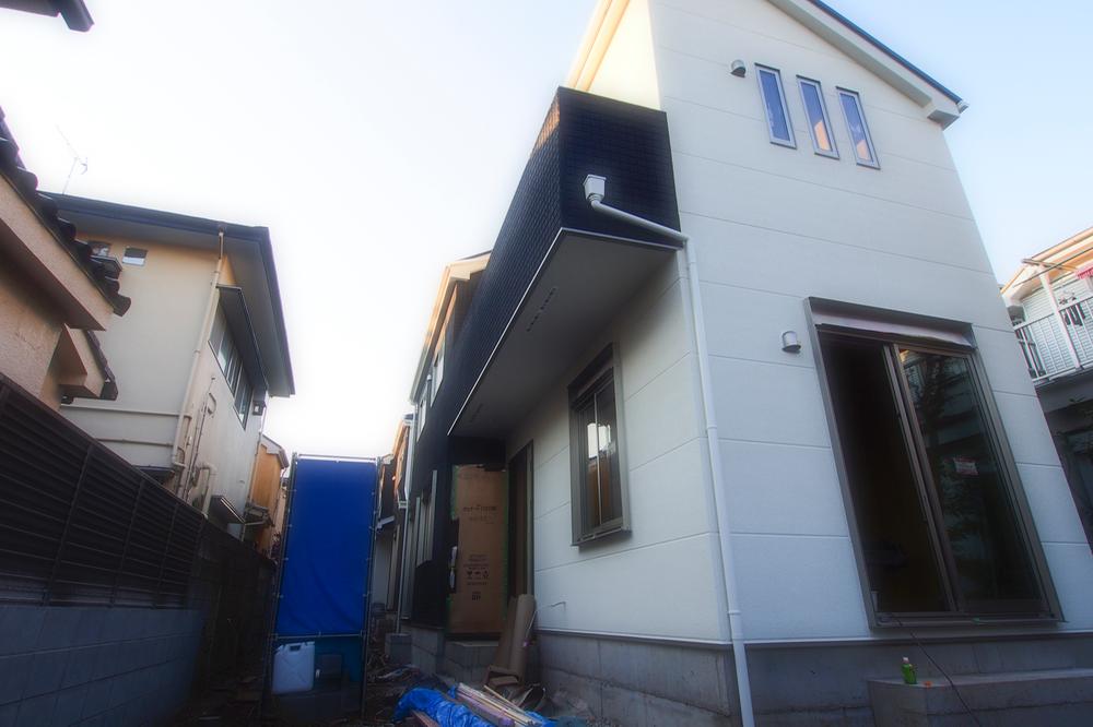 Local appearance photo. Local (12 May 2013) Shooting Building 2