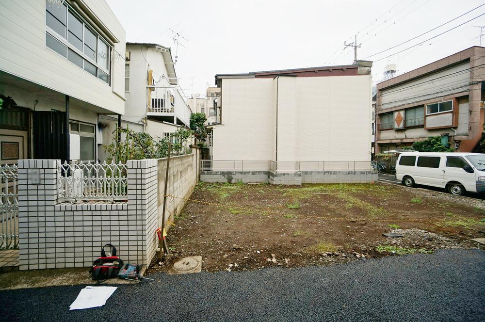 Local land photo. That there is no building conditions, It is possible building a building in your favorite builder's. 