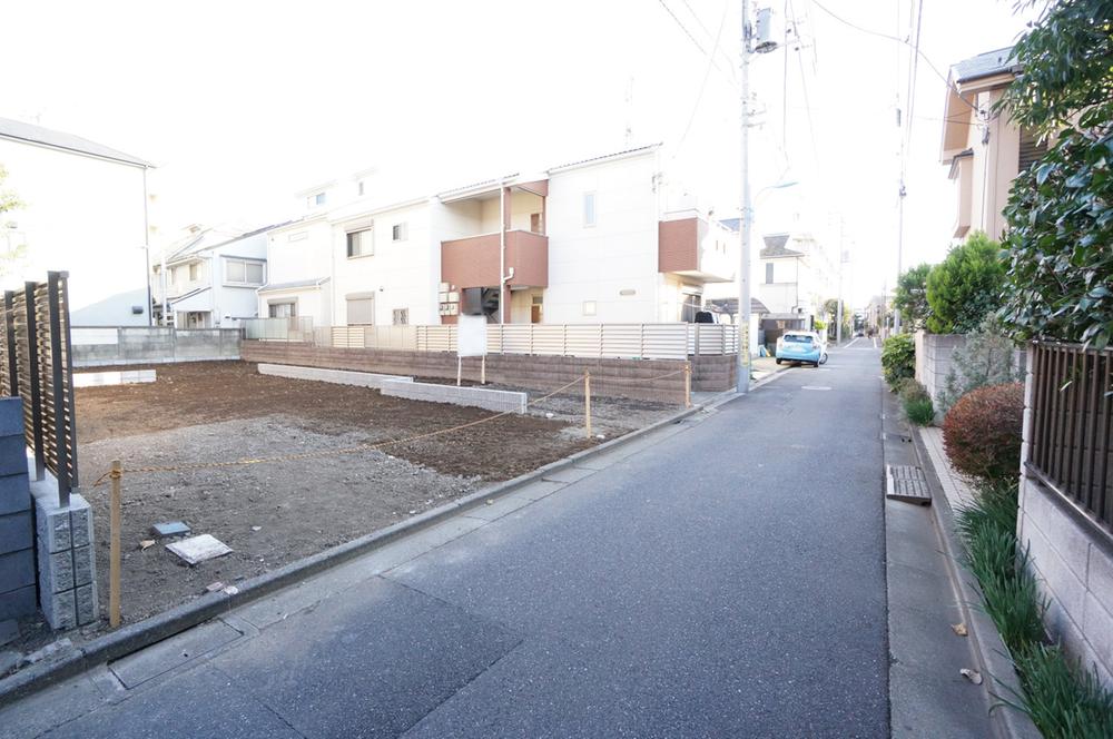 Local photos, including front road. I front road is very pleasant doctor and refreshing.