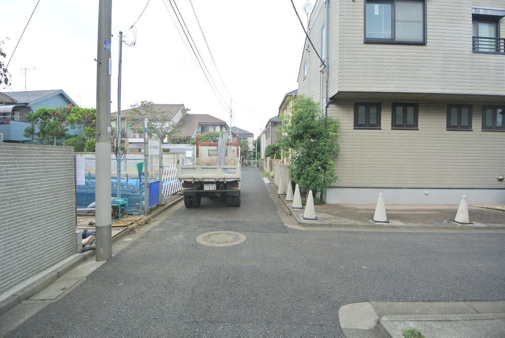 Local photos, including front road. Local (10 May 2013) Shooting