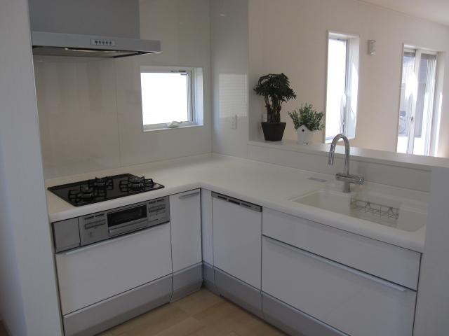 Kitchen. Room (August 2013) Shooting