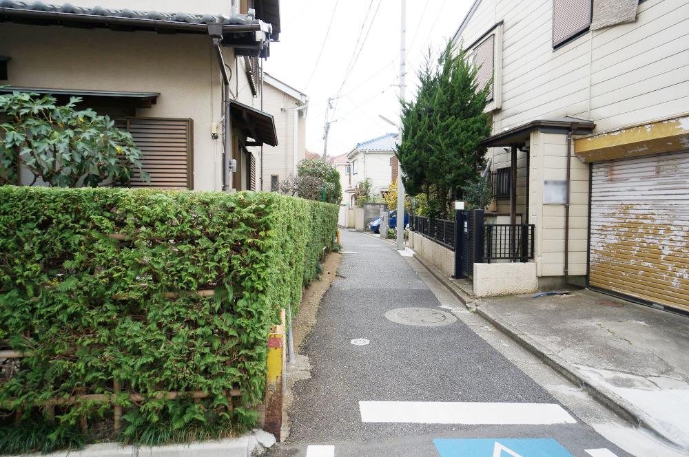 Local appearance photo. ALSOK is with a home security.