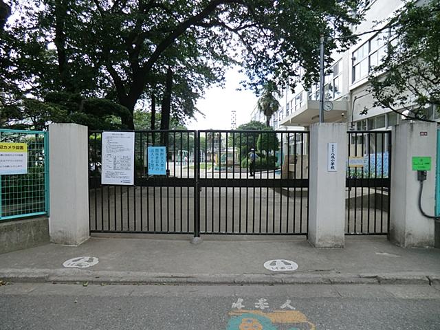Primary school. 619m to Suginami Ward HachiNaru Elementary School