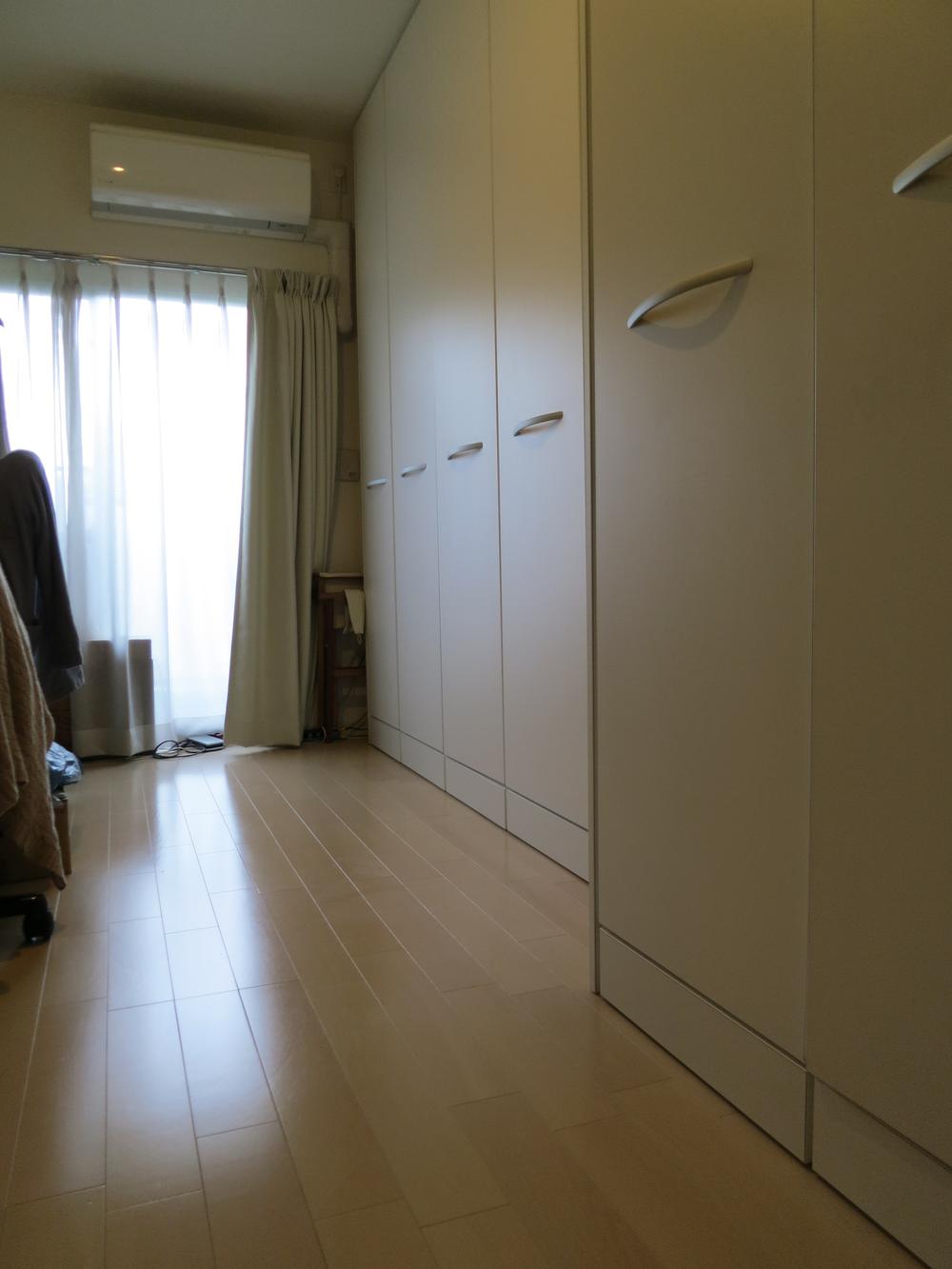 Receipt. The room is of the order of storage (July 2013) Shooting
