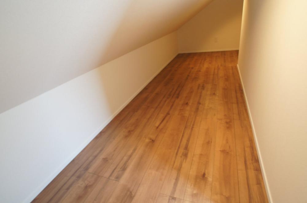 Receipt. It will be attic storage. Breadth of the housing is located quires 6.3.