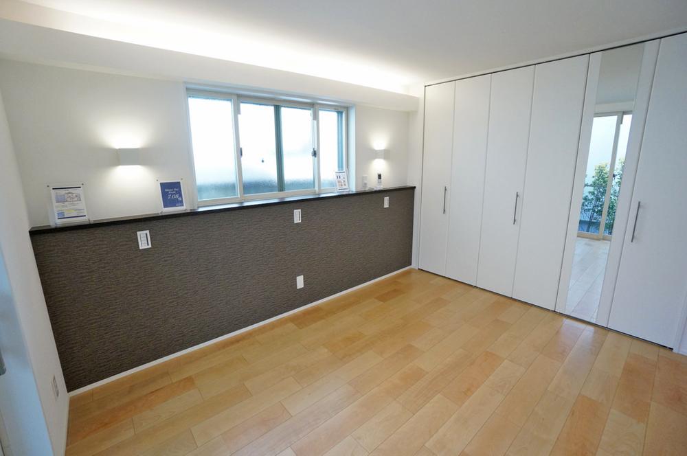 Other introspection. The main bedroom of stylish bracket light.