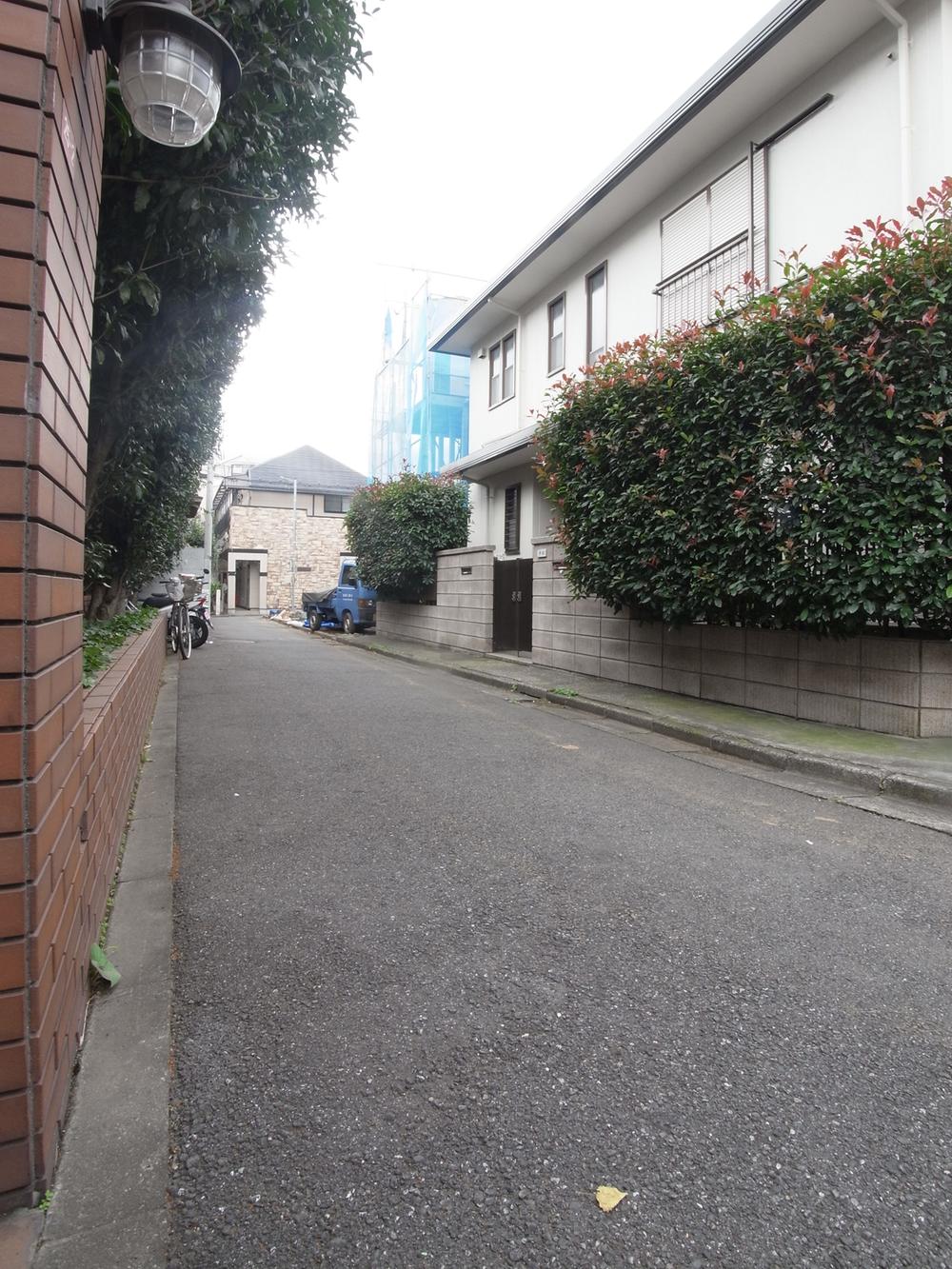 Local photos, including front road. Local (11 May 2013) Shooting