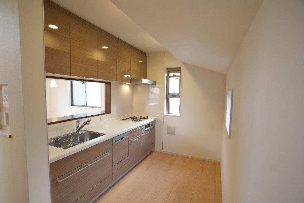 Same specifications photo (kitchen). It will be the construction example of the kitchen. It comes with a dishwasher.