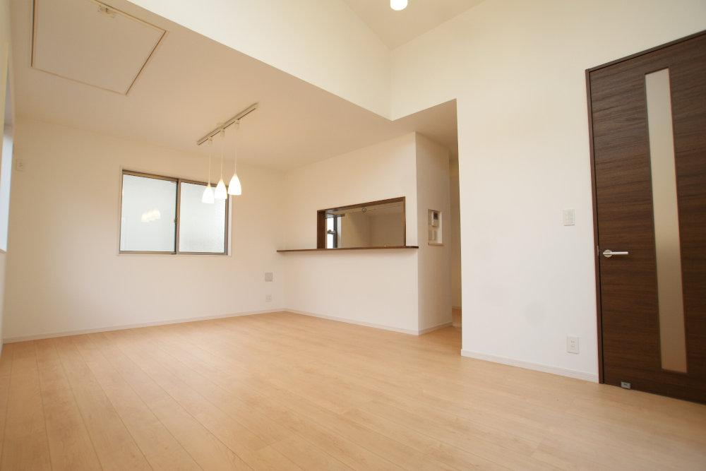 Same specifications photos (living). It will be the construction example of living. It comes with floor heating.