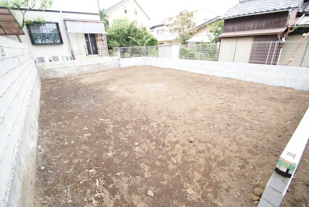 Local appearance photo. Surrounding environment will be in a green quiet residential area.