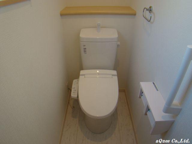 Toilet. Indoor (11 May 2013) Shooting