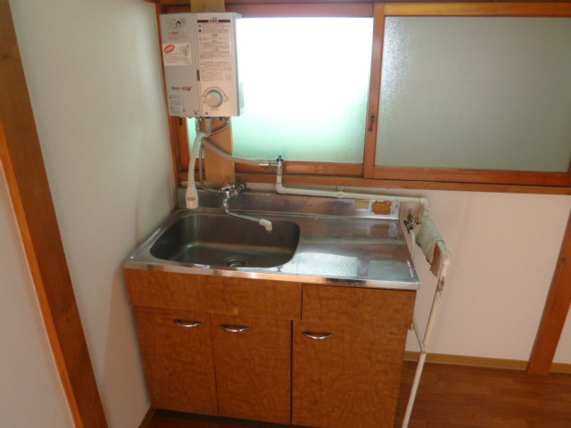 Kitchen. With water heater ・ Gas 1-burner stove installation Allowed