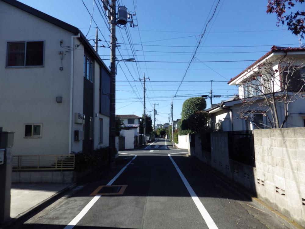 Local photos, including front road. Local (12 May 2013) Shooting