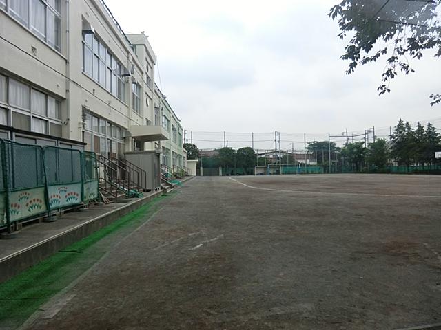 Junior high school. 350m to Suginami Ward Shinmei Junior High School