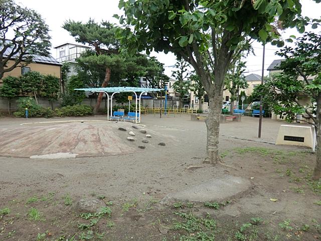 park. 1000m to Minamiogikubo park