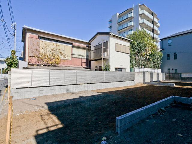 Local appearance photo. Local (11 May 2013) Shooting