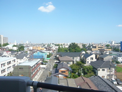 View. View from Japanese-style room You views of the Sky Tree