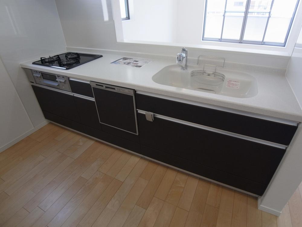 Same specifications photo (kitchen). Kitchen construction cases