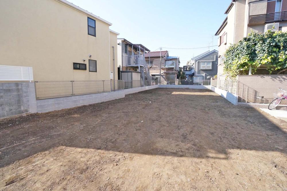 Local land photo. Now vacant lot. Frontage has firmly taken.