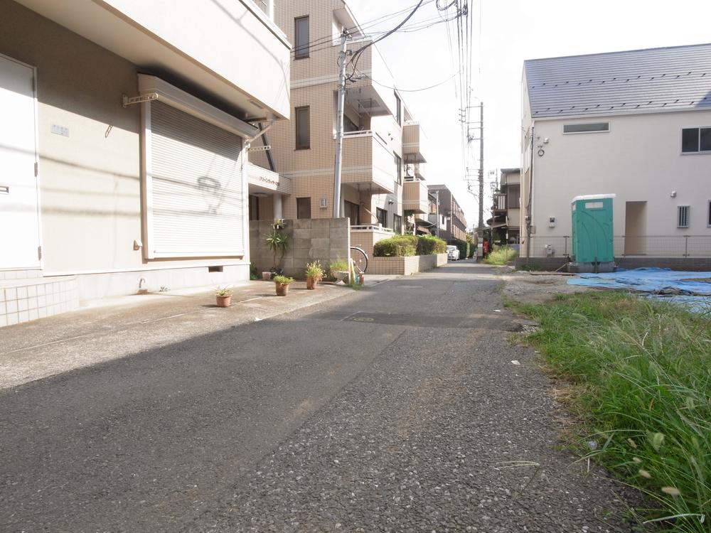 Local photos, including front road. Indoor (11 May 2013) Shooting