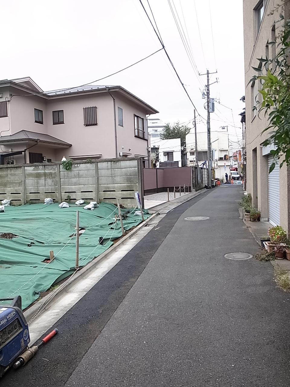 Local photos, including front road. Local front road