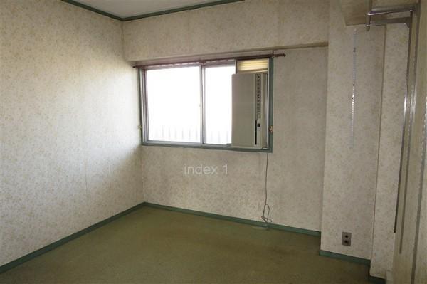 Non-living room. 5.5 Pledge of window air-conditioned Western-style
