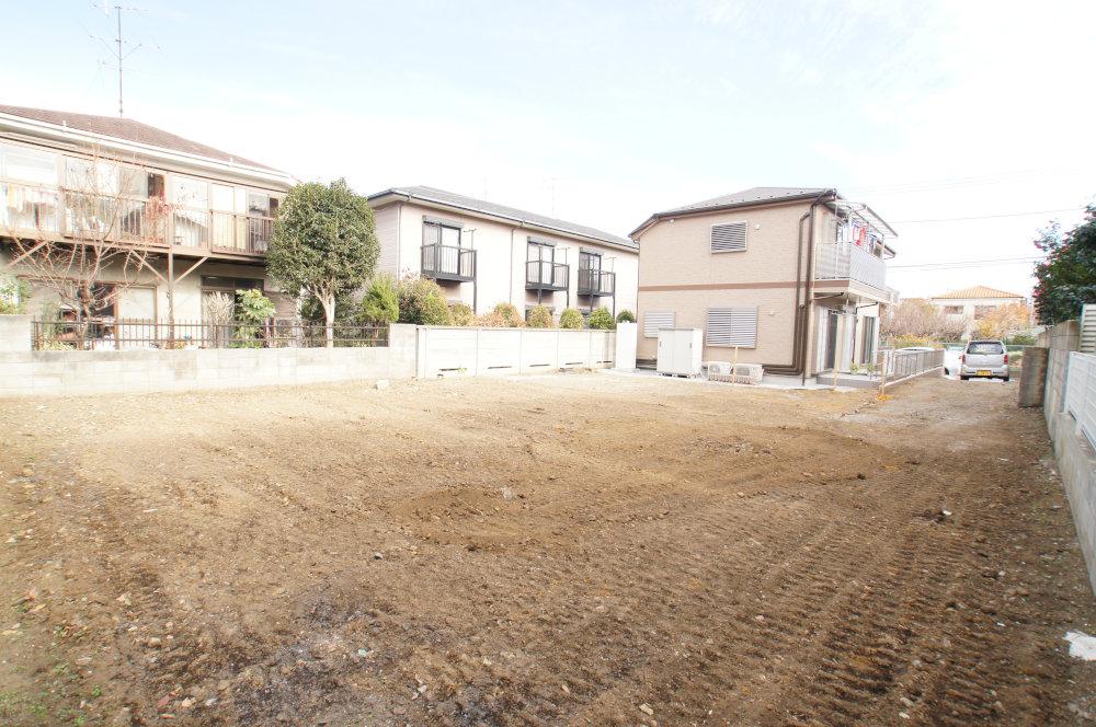 Local land photo. We are already witness for all of the adjacent land boundary points.